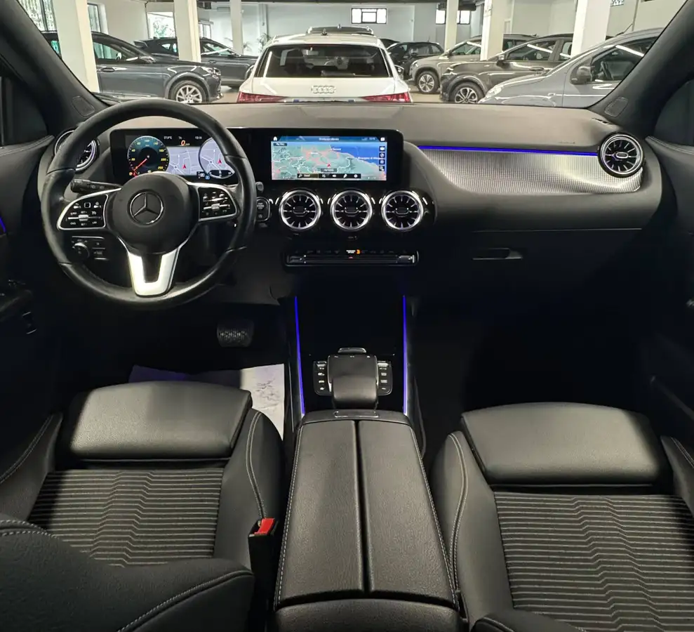 Mercedes-Benz GLA 200