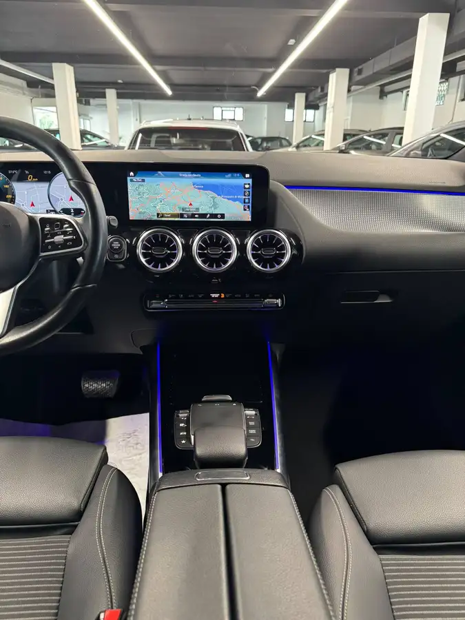 Mercedes-Benz GLA 200
