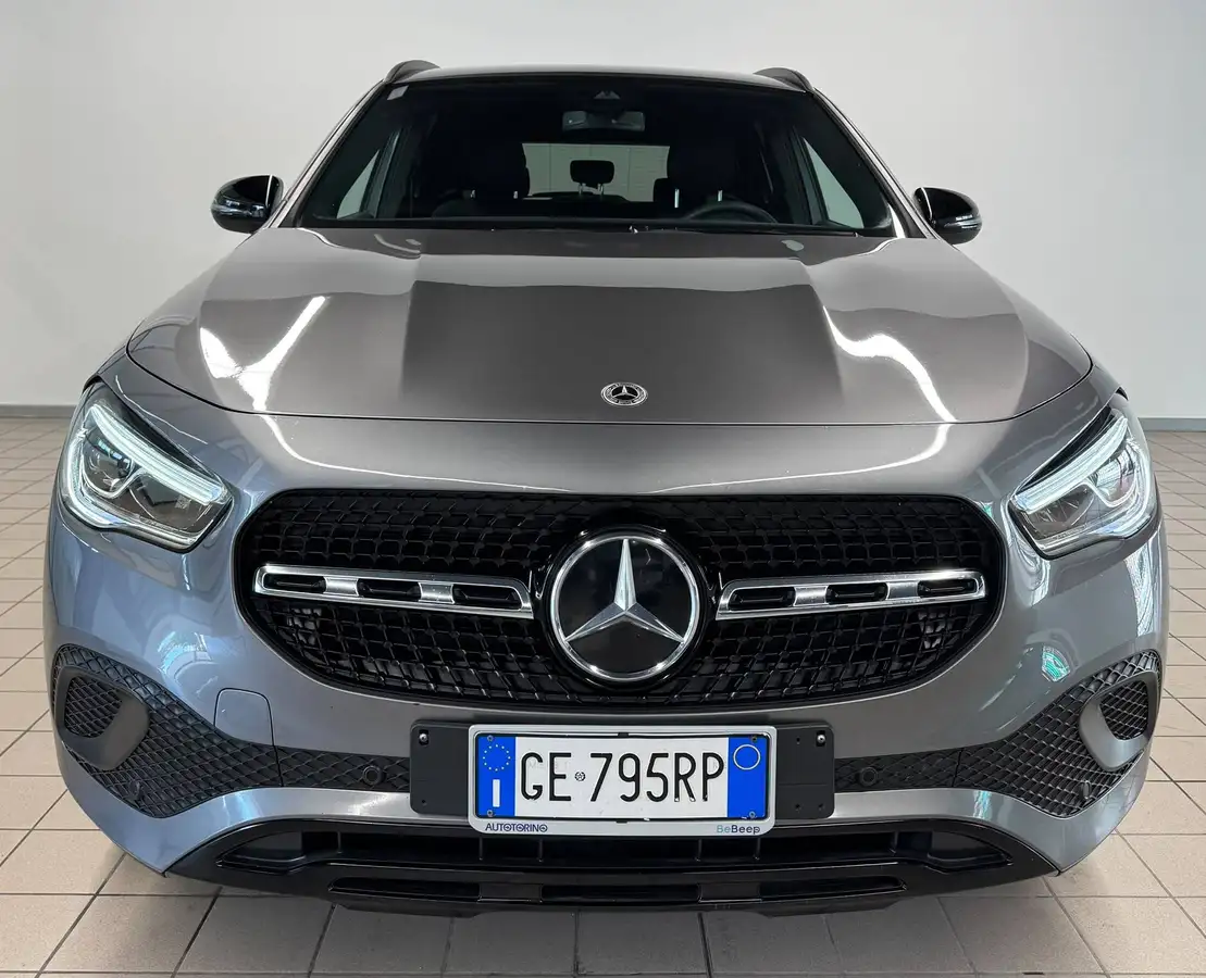 Mercedes-Benz GLA 200