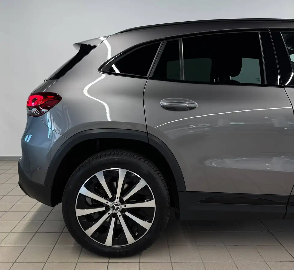 Mercedes-Benz GLA 200