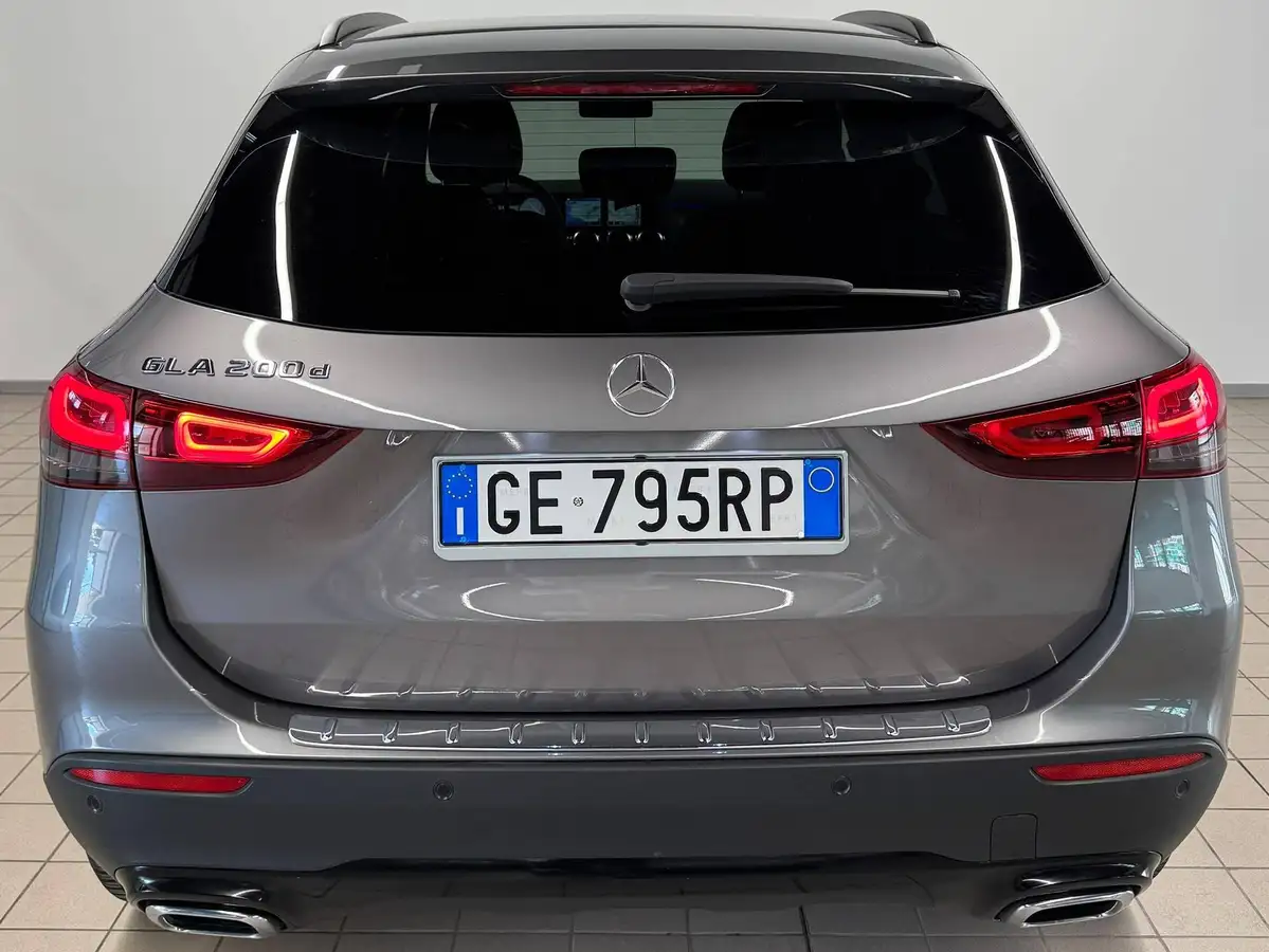 Mercedes-Benz GLA 200