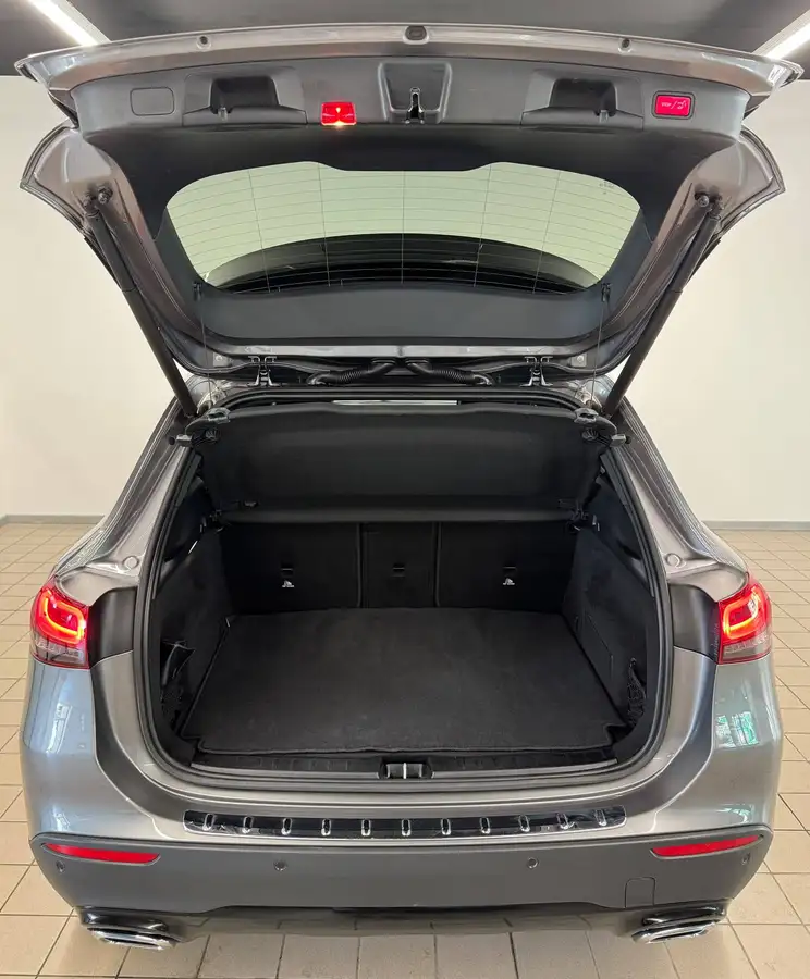 Mercedes-Benz GLA 200